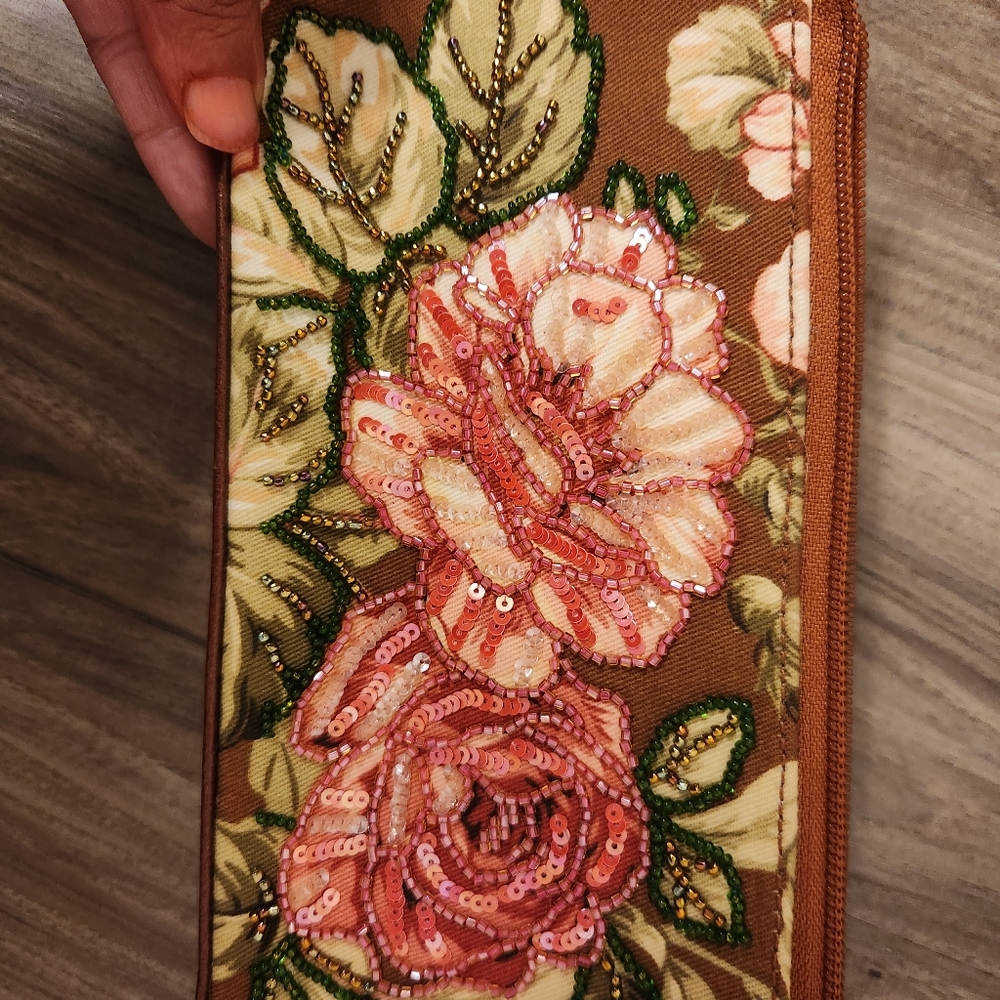 Isabella fiore beaded clutch - Picture 6 of 6